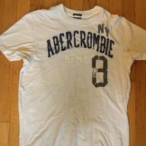 Men’s Abercrombie distressed T-shirt